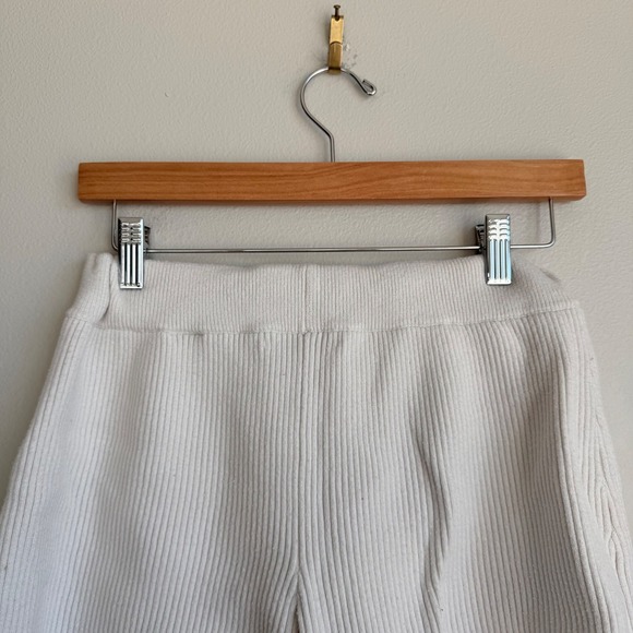 Abercrombie and Fitch White Ribbed Pull-On Shorts‎ Size Small - Picture 7 of 9